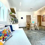 Lägenhet Staybridge Apartments,