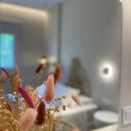 Staybridge Apartments, Mesongí